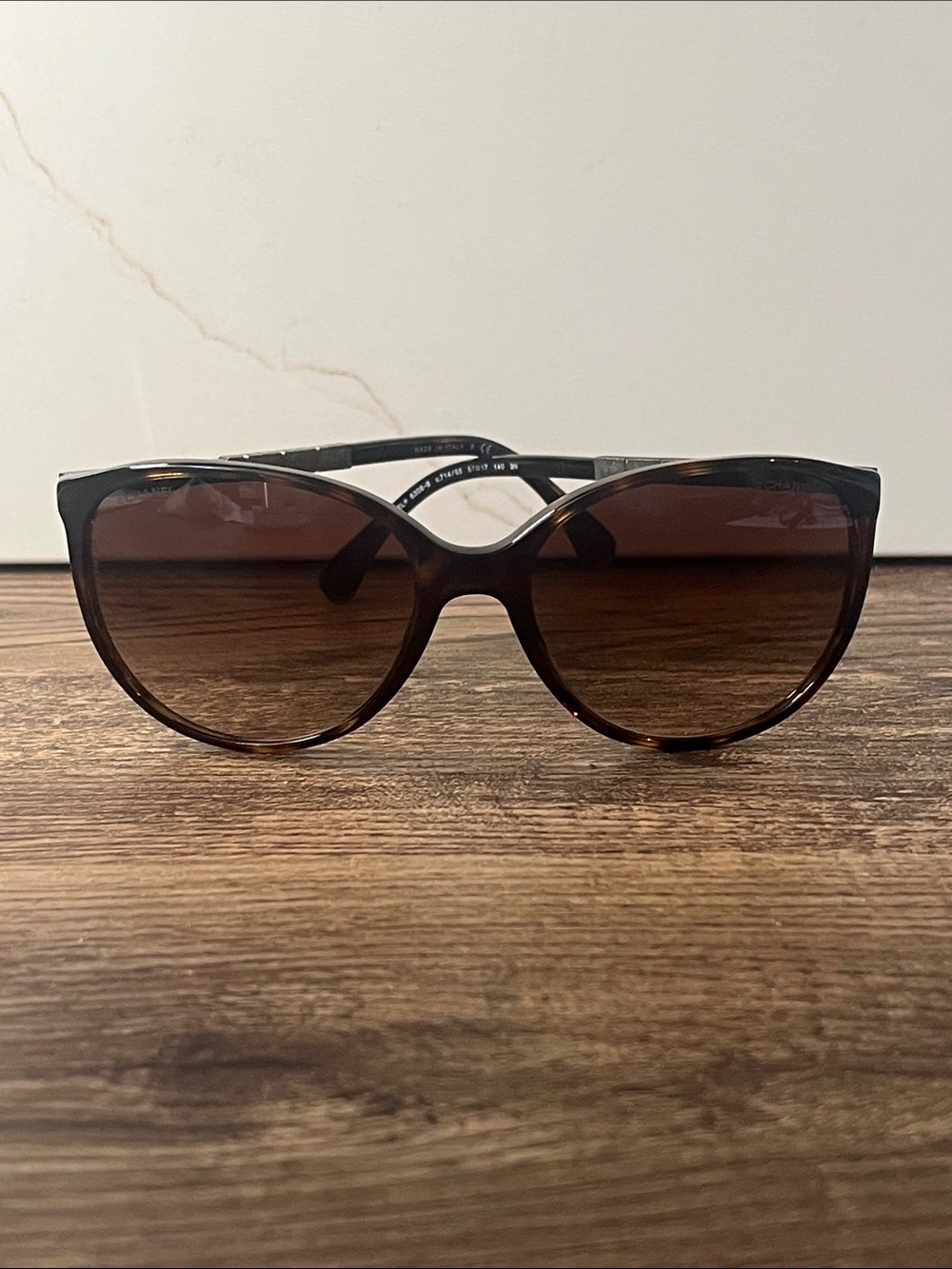 Authentic CHANEL Brown Tortoiseshell Sunglasses 5306-B